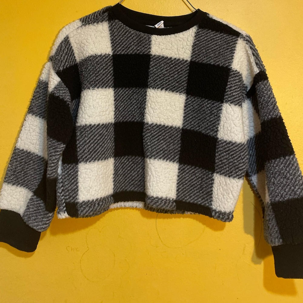 Old Navy Girls Black and White Checkered Sweater Size 10-12Y